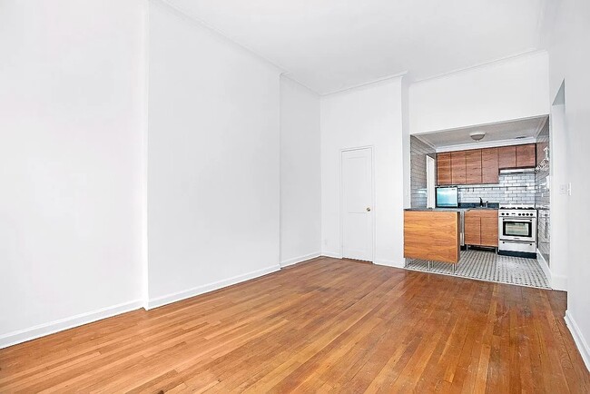 Foto del edificio - 331 W 85th St
