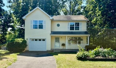 Building Photo - 216 Castlewood