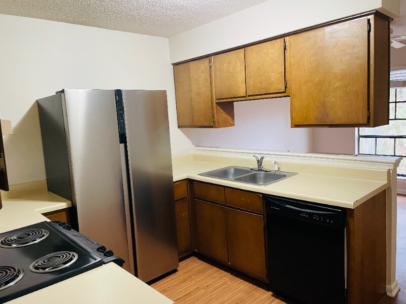 Foto del edificio - 105 Wisteria Ct