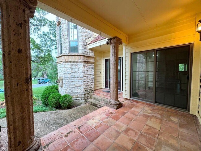 Foto del edificio - 6401 Wallace Cove