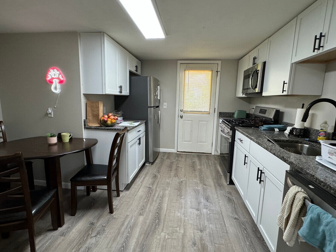 Foto principal - 93 Chapin St