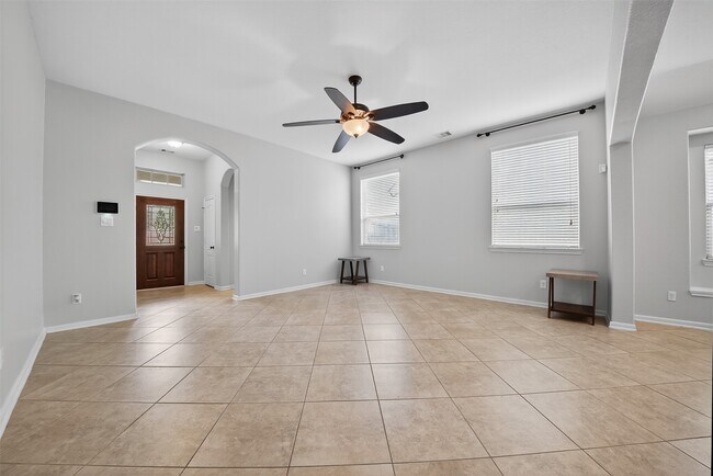Building Photo - 8922 Pinenut Dr