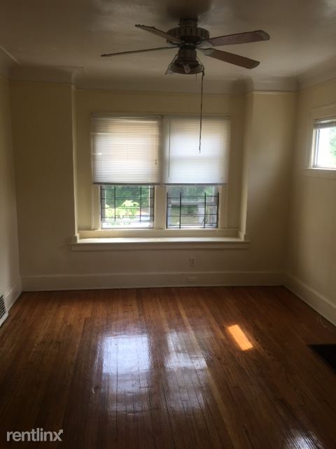 Building Photo - 382 Philip St