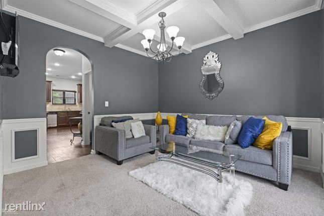 Building Photo - 4 br, 2 bath House - 126 R Annaberg Place