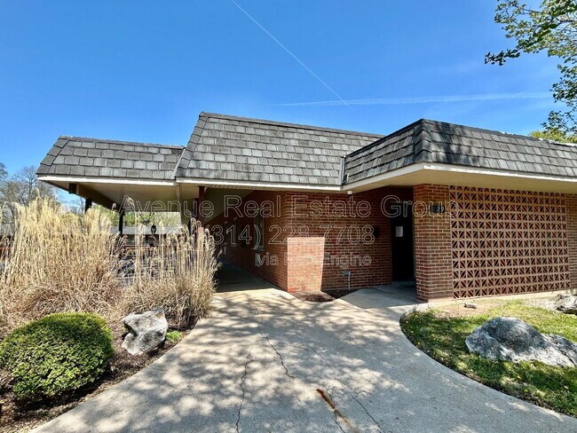 Foto del edificio - 129 E Lockwood Ave