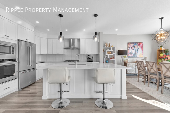 Building Photo - Modern 4 Beds, 4.5 Baths Duplex | Availabl...