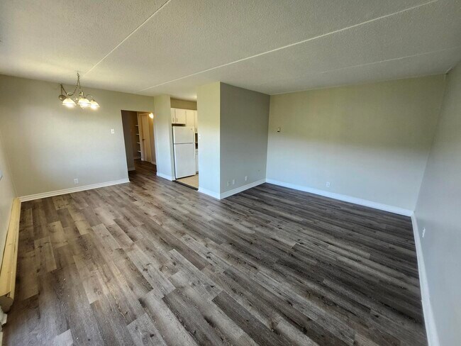 Building Photo - 411 Ellerdale St