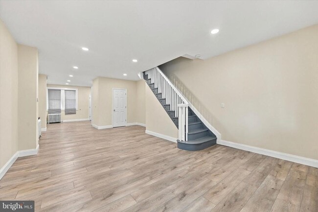 Building Photo - 227 Lindley Ave