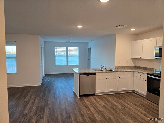 Building Photo - 1780 E Desert Bloom Dr
