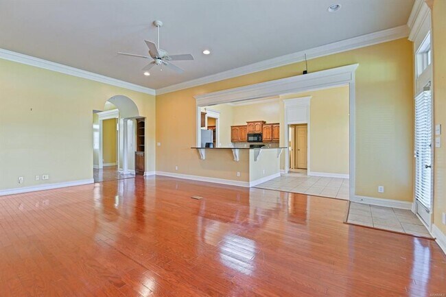 Foto del edificio - Beautiful home for Rent waterfront