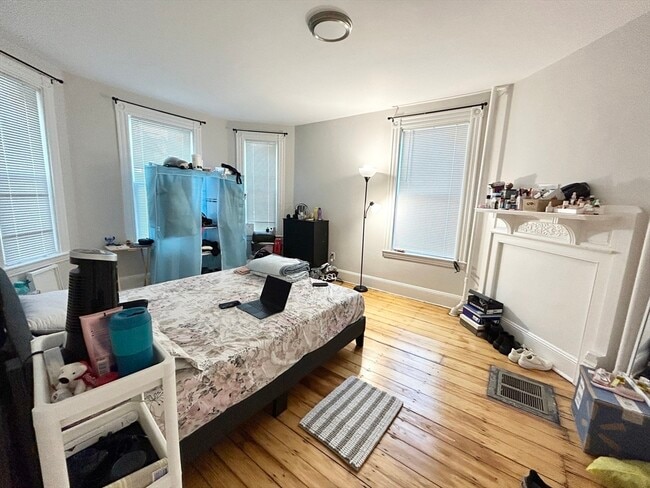 Building Photo - 9 Mt Pleasant Ave