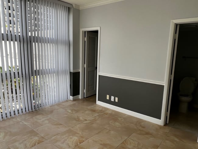 Building Photo - 525 N Ocean Blvd