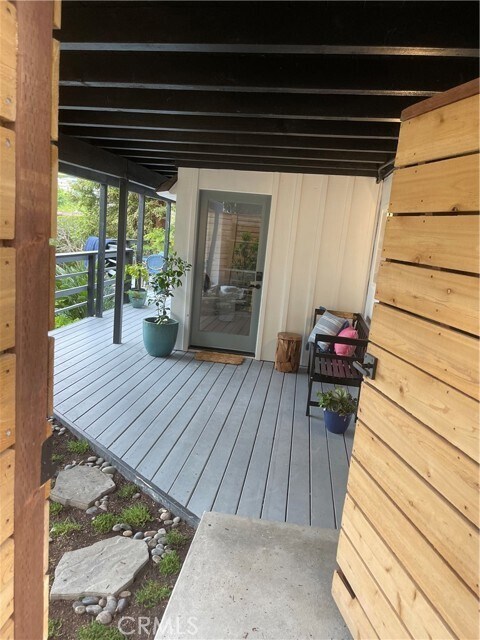 Foto del edificio - 736 Griffith Pl