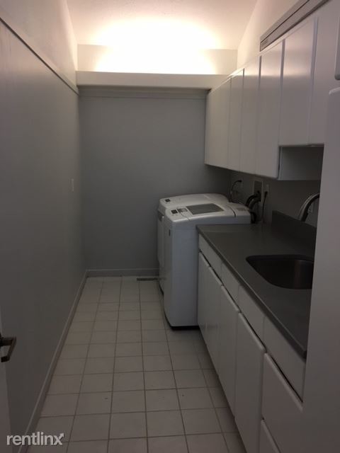 Foto del edificio - 3 br, 2 bath Apartment - 1770 E Holladay BLVD