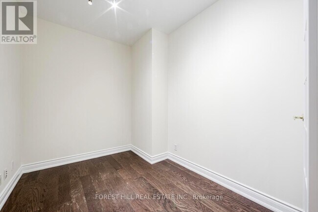 Photo du bâtiment - 20 Collier St