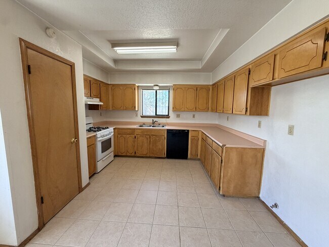 Building Photo - 3217 Red Sails Dr