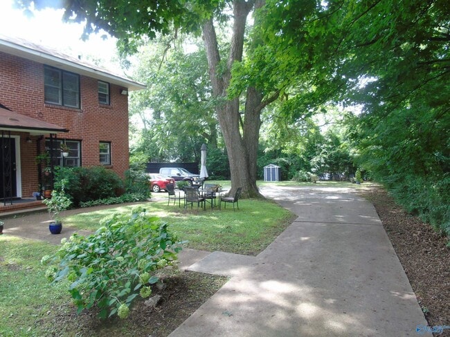 Foto del edificio - 128 Walker Ave NE