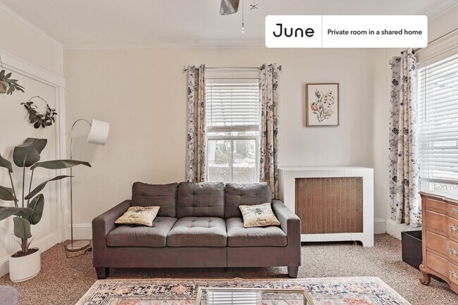 Building Photo - Private bedroom in 6 bed/2.5 bath Home