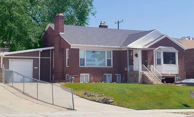 Front (Garage on left!) - 71 S Orchard Dr