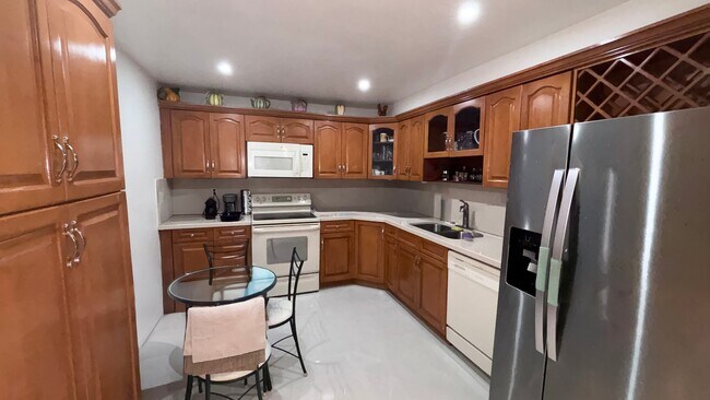 Foto del edificio - 9735 NW 52nd St