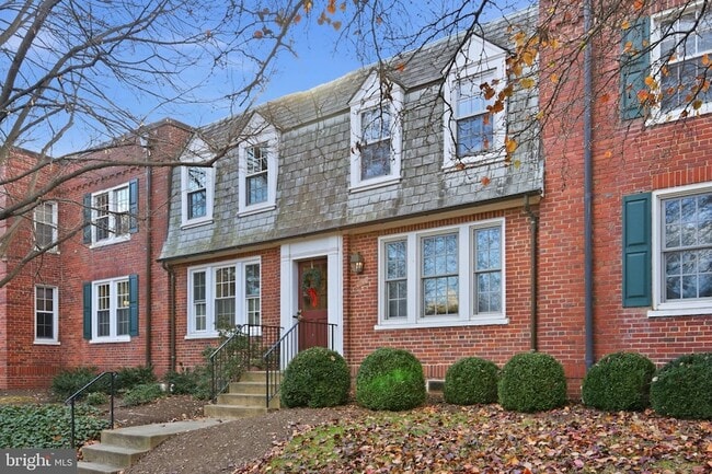 Photo - 1744 N Rhodes St Apartment