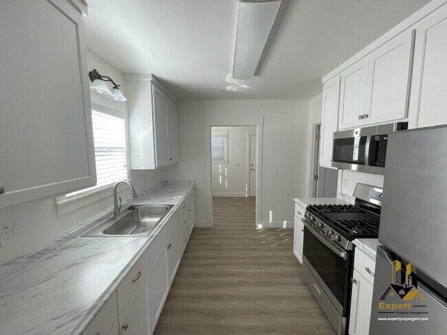 Foto del edificio - 617 Forbes Ave