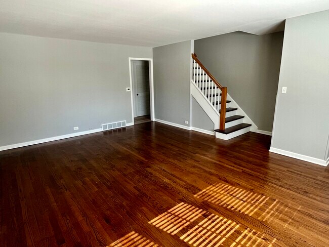 Foto del edificio - 1332 Greenwillow Ln