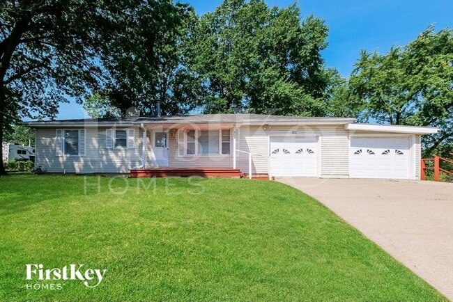 Building Photo - 7106 N Troost Ave