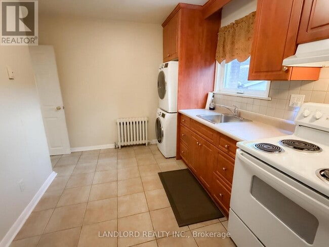 Building Photo - 65 Fairfield Ave