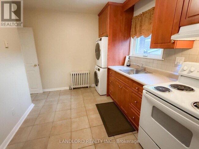 Photo du bâtiment - 65 Fairfield Ave