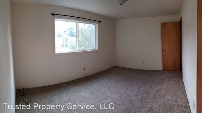 Building Photo - 3 br, 1.5 bath House - 863 N. 68th St.