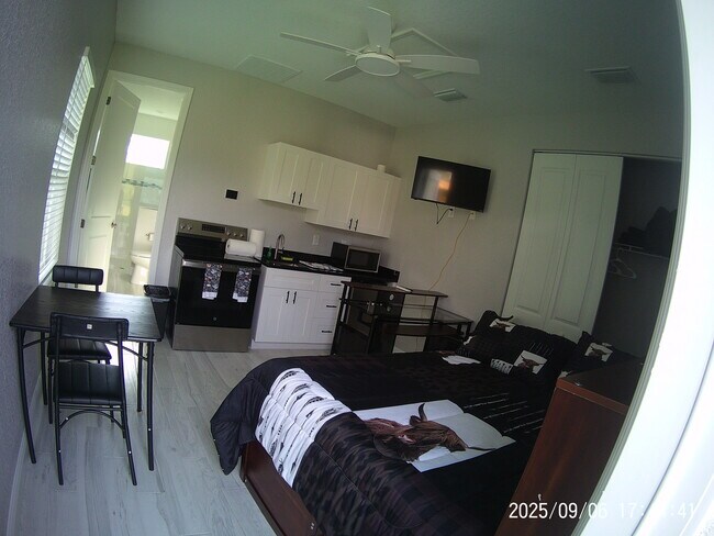 Interior de estudio amueblado - 11098 Yellow Hammer Rd