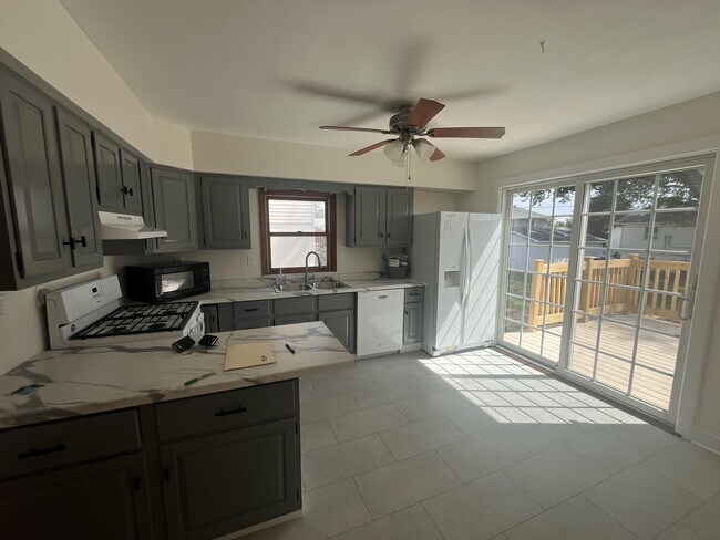 Foto del edificio - 6 Riverview Ln