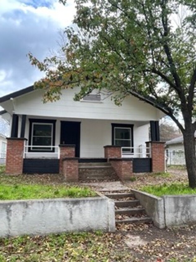 Primary Photo - 3 bedroom newly remodeled