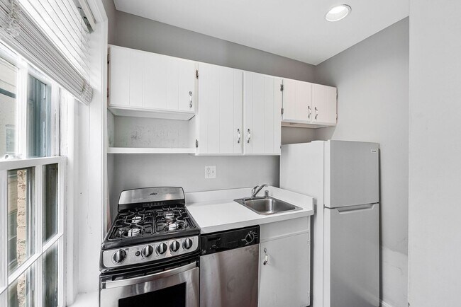 Foto del edificio - Capitol Hill Two-Bedroom | Southern Light | All Utilities Included