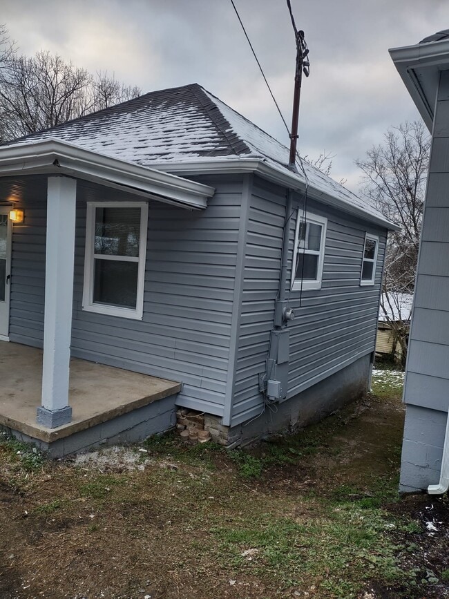 Building Photo - 724 Ben Hur Ave
