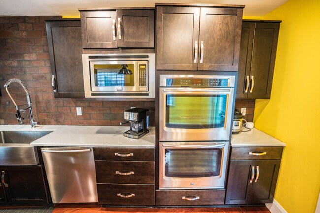 Foto del edificio - 2936 W Bayshore Ct