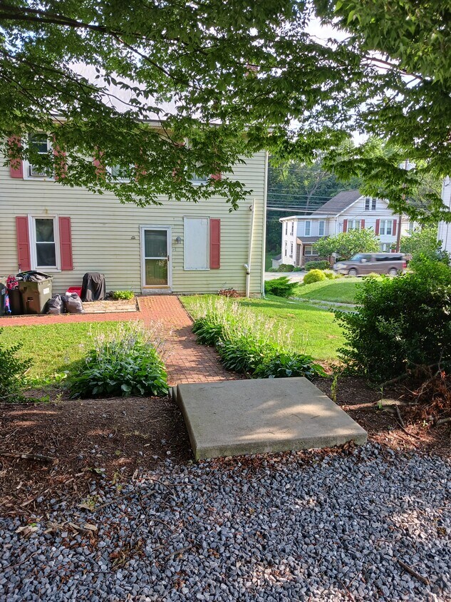 2020 Main St Unit 1, Lititz, PA 17543 Apartments in Lititz, PA