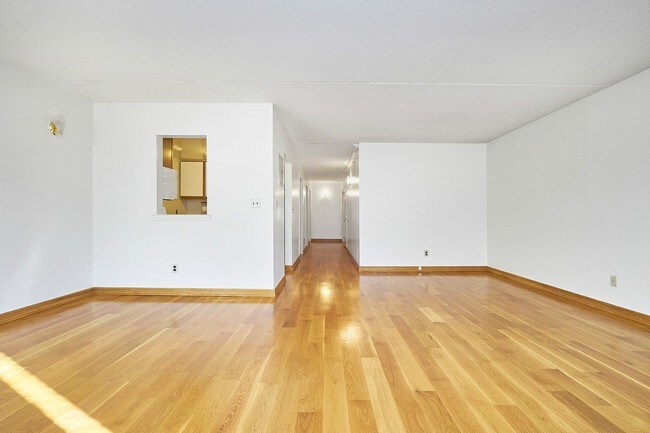 Building Photo - 227 W 122nd St