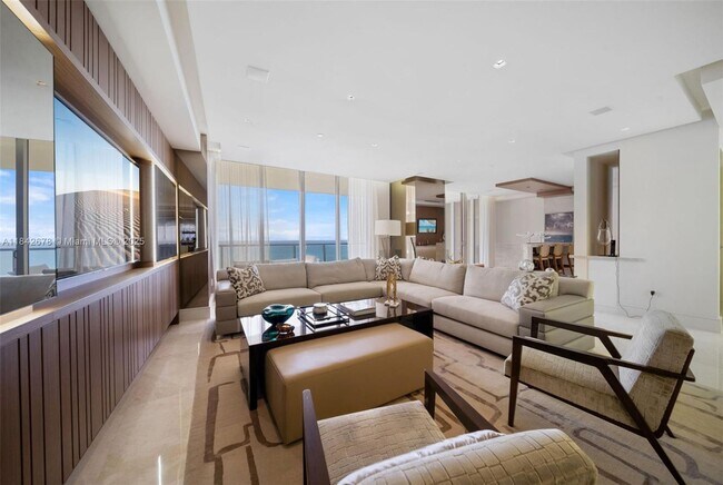 Foto del edificio - 9701 Collins Ave