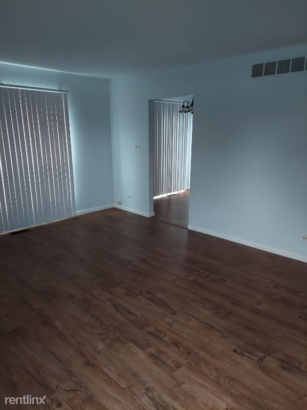 Building Photo - 2 br, 1 bath Townhome - 2135 Hassell Rd