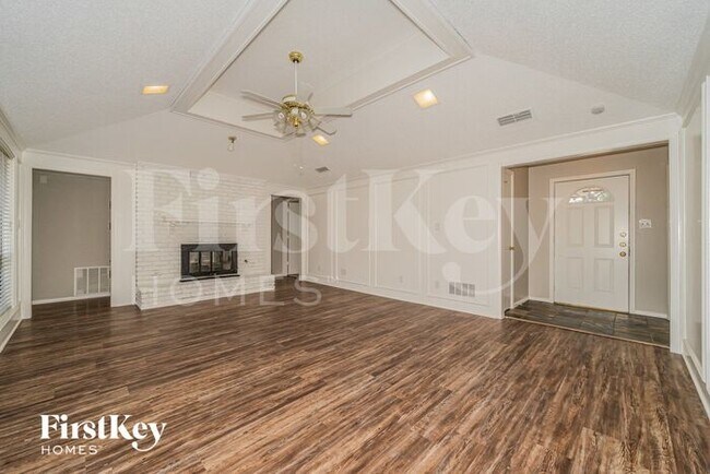Building Photo - 3941 Los Robles Dr