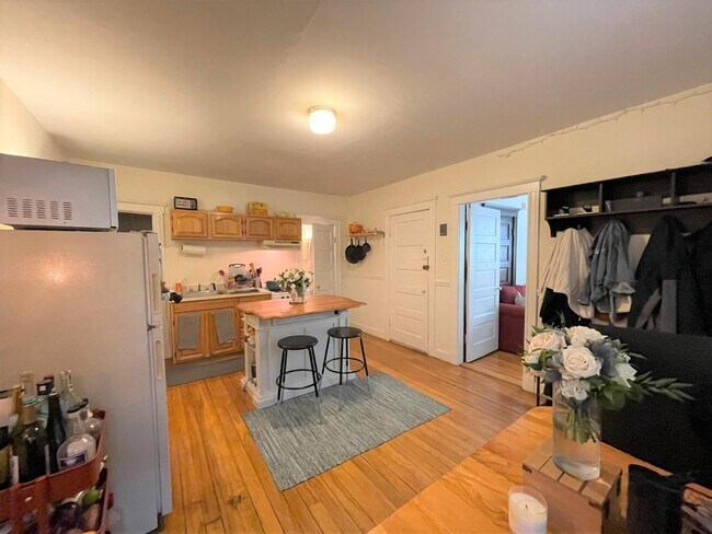 Building Photo - 40A Linden Ave