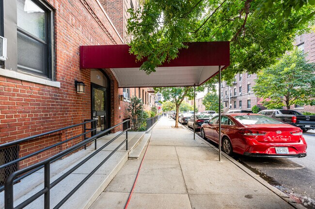 Foto del edificio - 4739 40th St