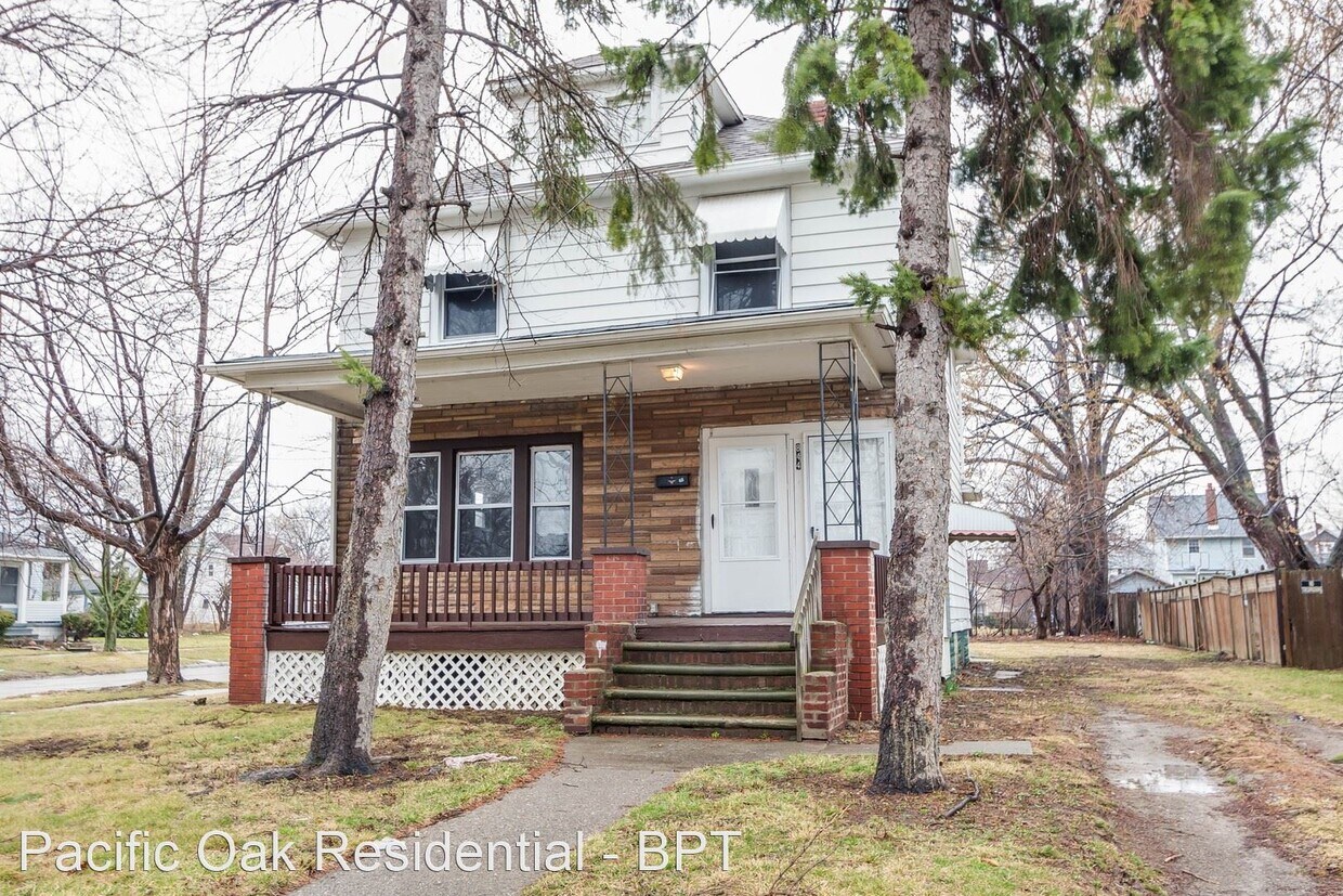 5 br, 1 bath House 844 W 22nd St House Rental in Lorain, OH