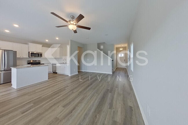 Building Photo - 857 Silent Barge Cv