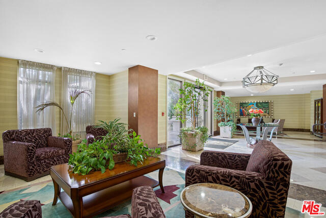 Building Photo - 5625 Crescent Park W