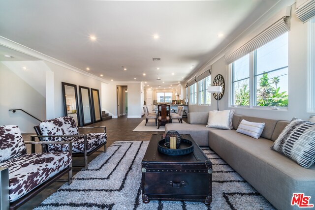 Building Photo - 810 S Catalina Ave