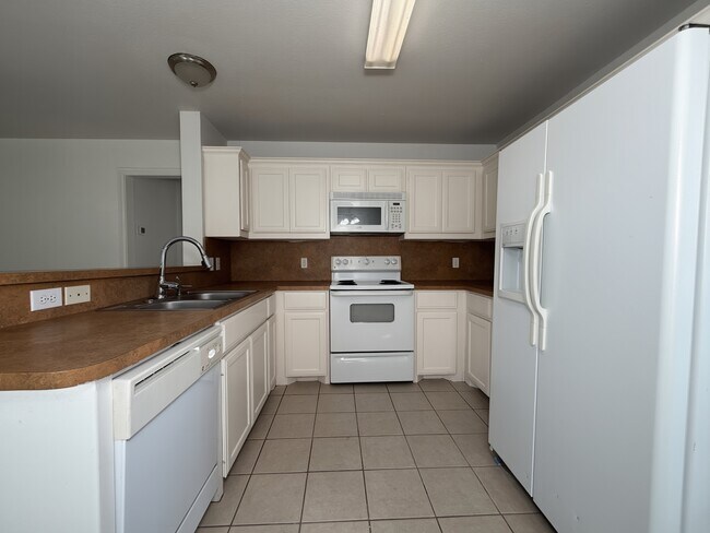 Foto del edificio - 931 Farmington Rd