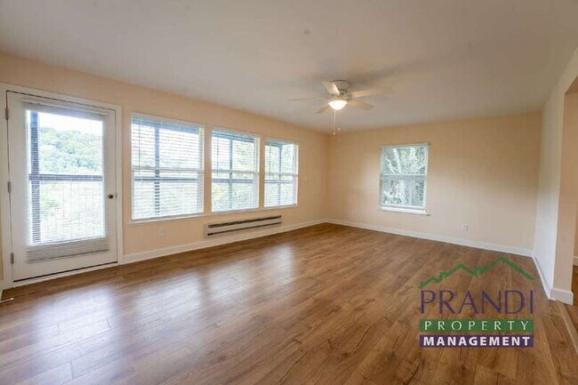 Foto del edificio - 109A Live Oak Ave